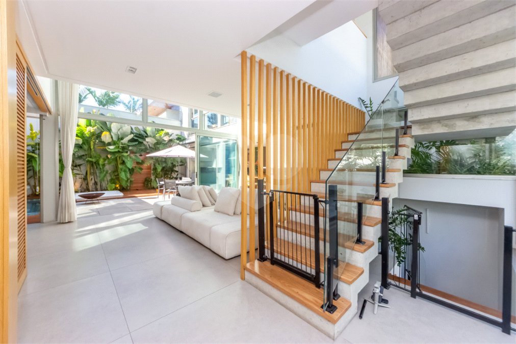 Casa à venda com 3 suítes no condomínio Lazuli, São Paulo - SP