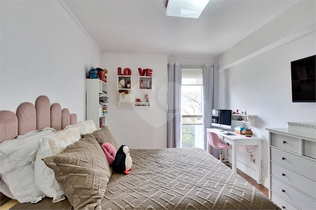 Apartamento à venda com 3 quartos, sendo 1 suíte, em Jardim Marajoara, São Paulo, SP