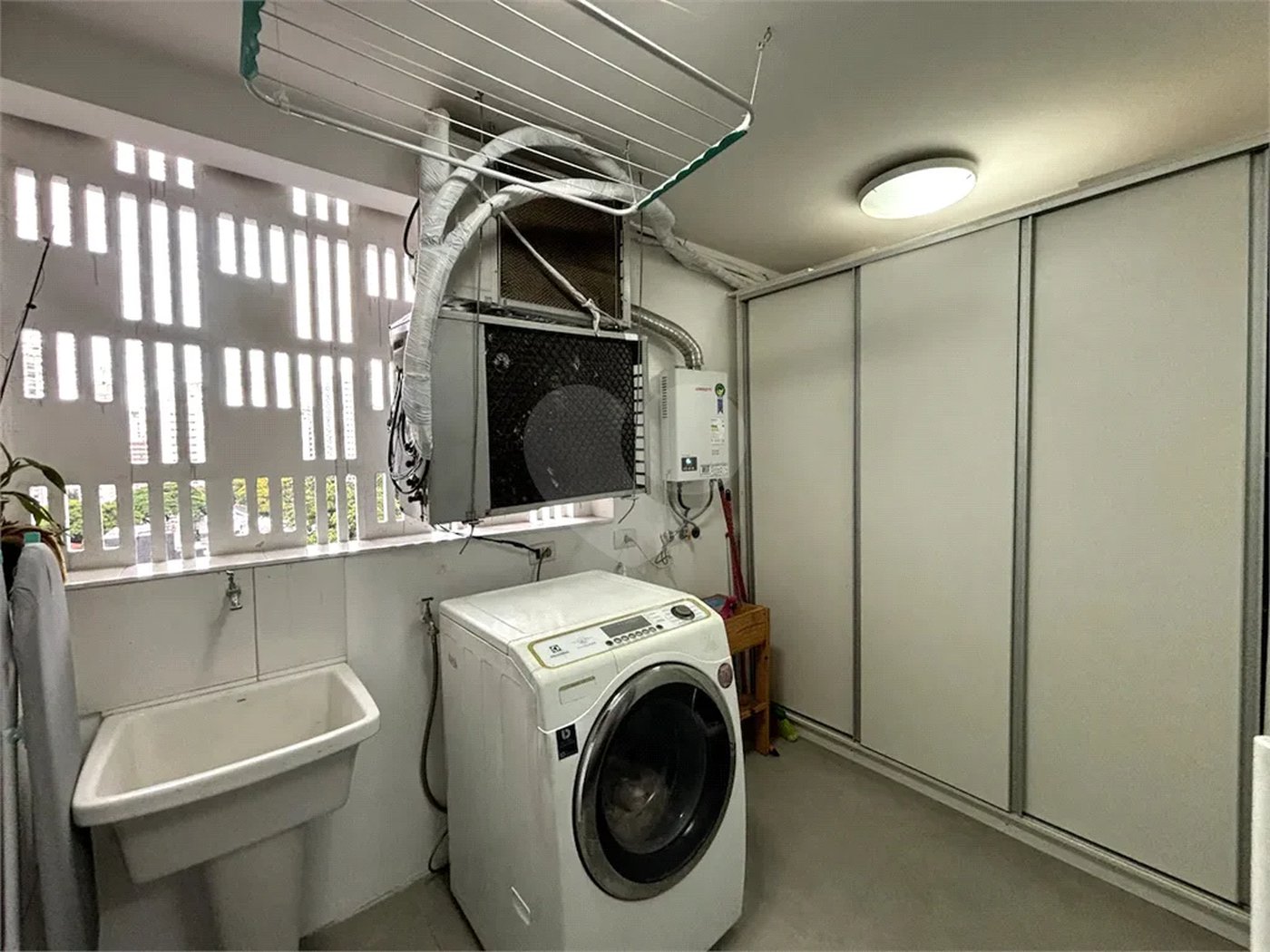 Apartamento de 80m² a venda e locação em Moema - 02 dorm, 02 Banheiros 01 Vaga