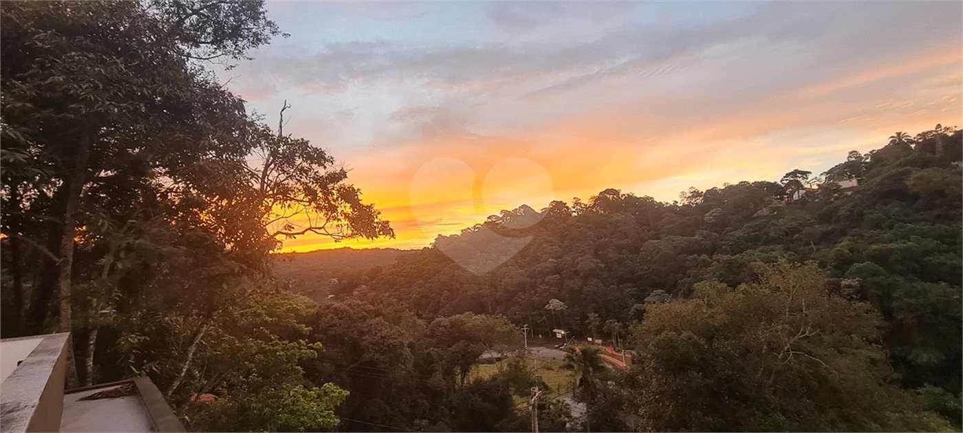 Casa à venda com 3 suítes no condomínio Alpes da Cantareira, Mairiporã - SP