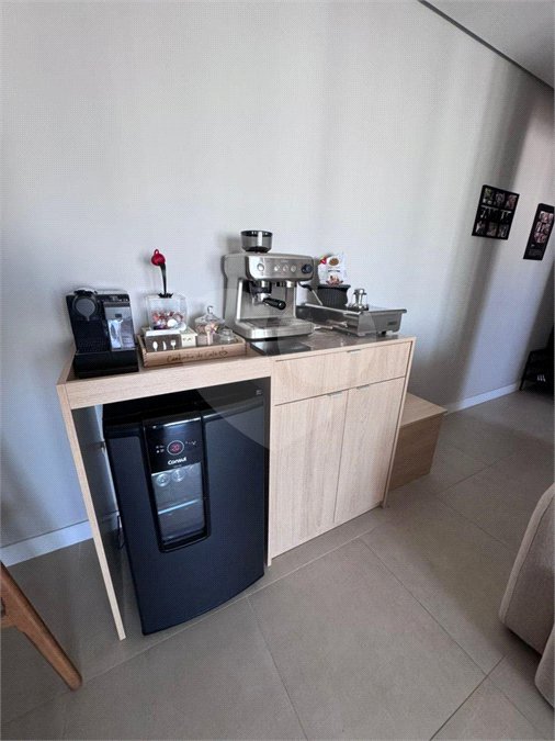 Apartamento á venda de 81m2 no Ipiranga com 2 dorms, 2 suítes, 3 banheiros, 2 vagas. Estuda permuta.