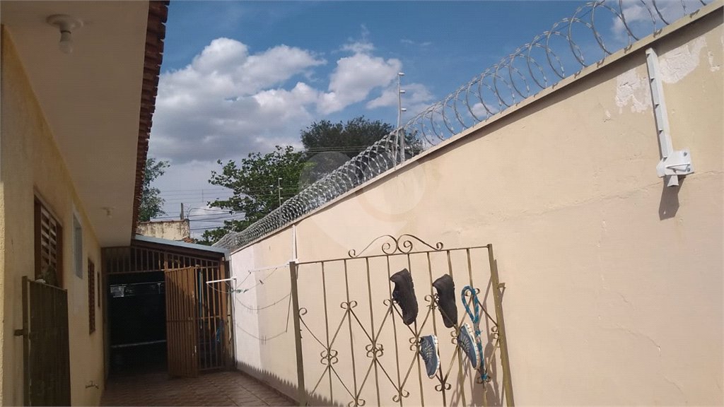 Casa térrea para venda ou locação no Santa Felícia.