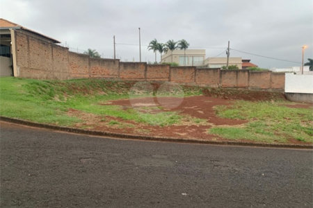 Terreno no Condomínio Nascente do Jaraguá , localizado em Araraquara/SP.