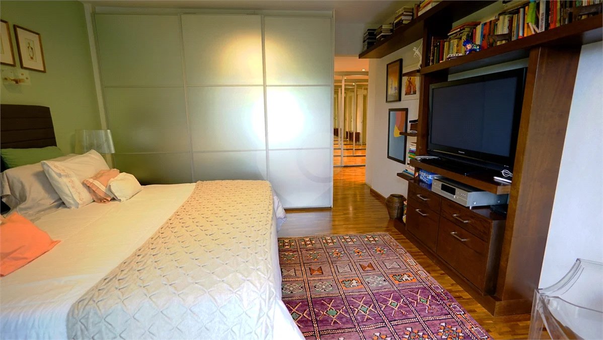Apartamento à venda com 4 quartos, sendo 3 suítes, em Santo Amaro, São Paulo, SP