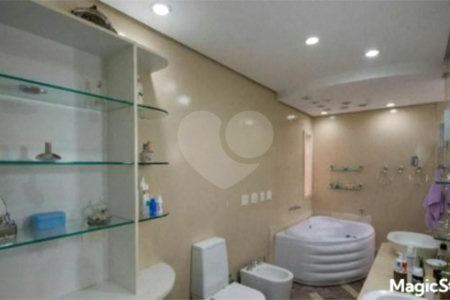Apartamento 580m², 4 quatos, sendo 4 suítes, 5 vagas de garagem, à venda no Bosque da Saúde