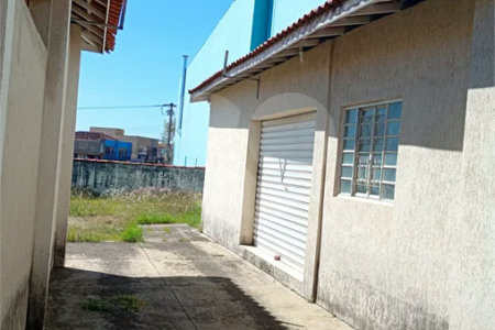Casa Comercial com 4 salões à venda - Centro | Atibaia