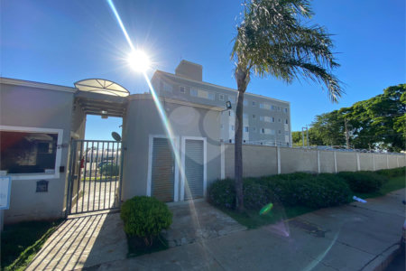 Apartamento no Condomínio Monte Nevada.