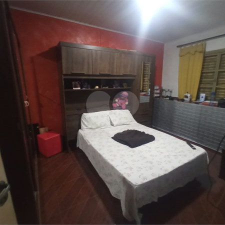 Casa com 60m², 2 dormitórios, 2 vagas, à venda na Vila Fachini