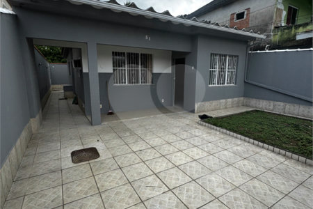 Casa Térrea à Venda - R$ 250.000,00.