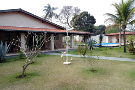 Chácara Balneário do 29 com piscina.