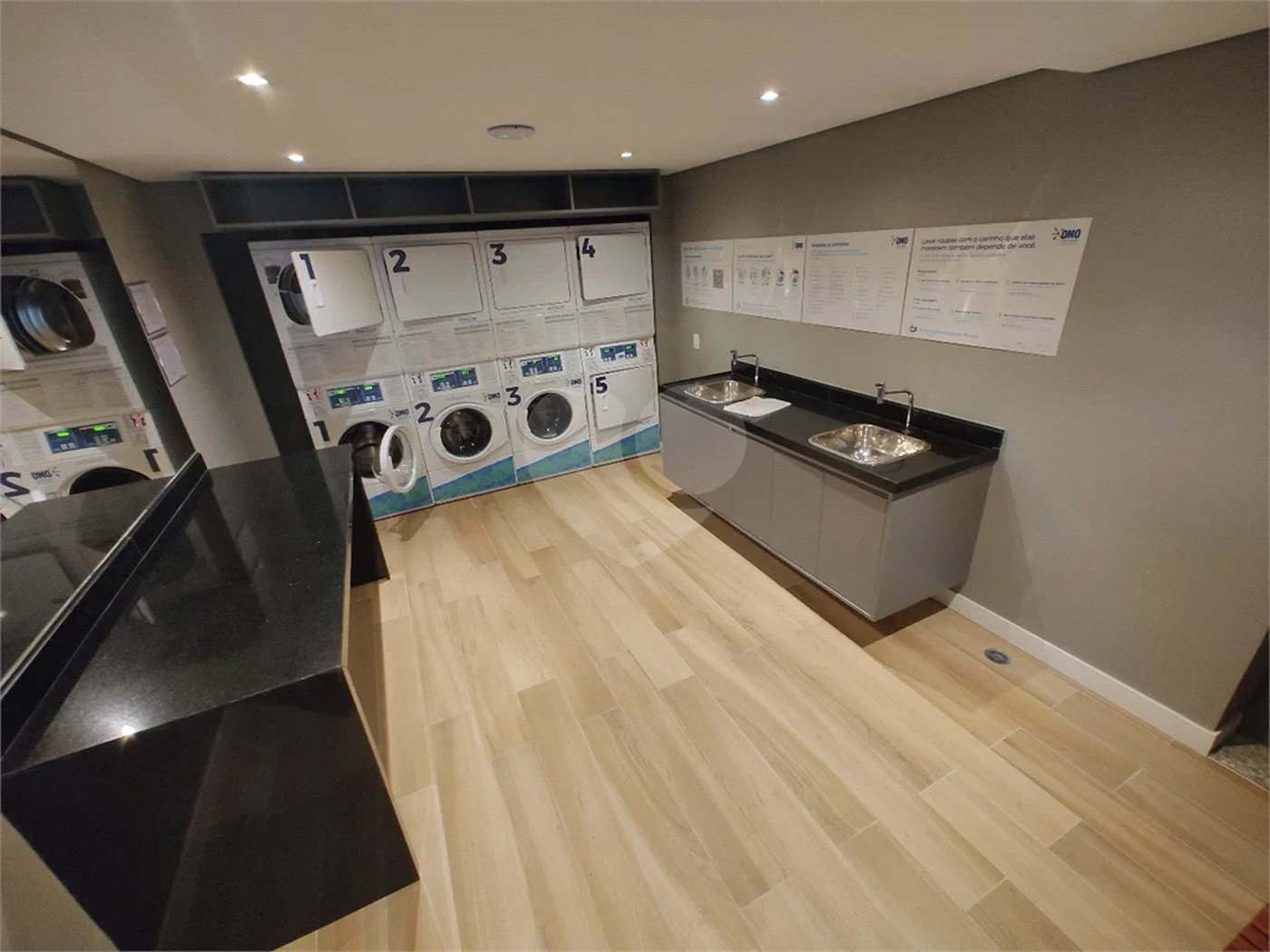 Studio Mobiliado na República – 22m² com Varanda