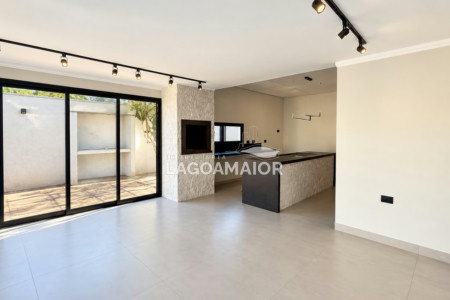 Casa à venda ou para alugar com 4 quartos, sendo 2 suítes, no Centro, Três Lagoas - MS
