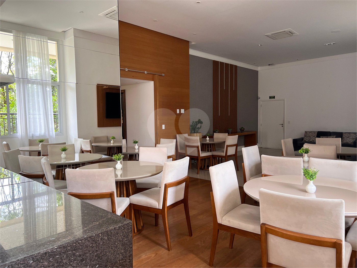 Apartamento à venda com 3 suítes em Santa Teresinha, São Paulo, SP