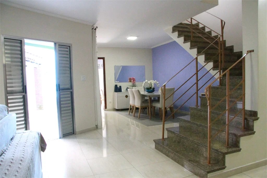Sobrado à venda com 5 quartos, sendo 1 suíte,  em Jaguaré, São Paulo, SP