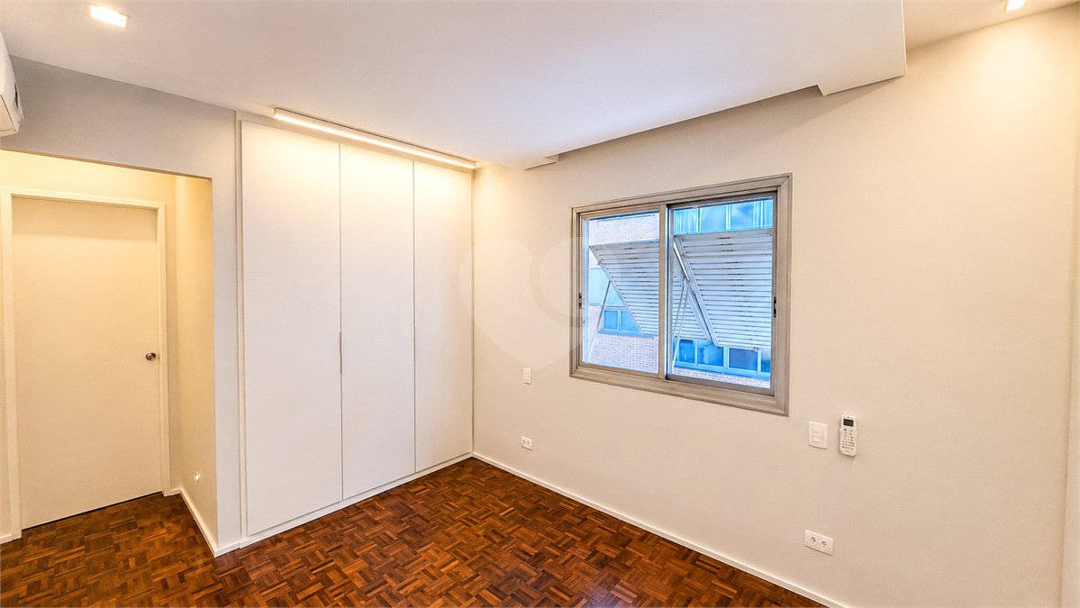 Apartamento à venda com 3 quartos, sendo 1 suíte, em Jardim Paulista, São Paulo, SP