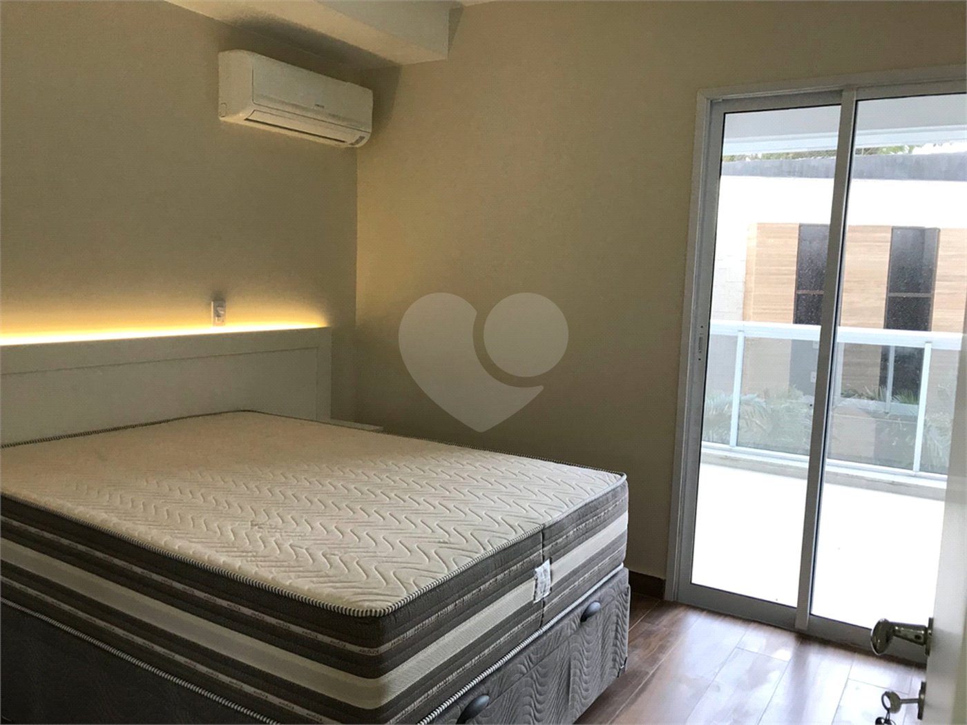 Apartamento à venda com 1 quarto em Empresarial 18 do Forte, Barueri, SP