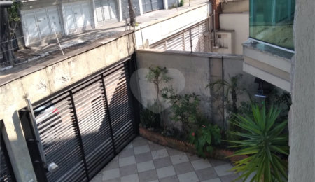 Sobrado à venda com 3 quartos, sendo 1 suíte,  em Parque São Domingos, São Paulo, SP