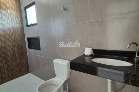 Casa térrea à venda com 3 quartos, sendo 1 suíte, em Vila Bonsai, Atibaia - SP