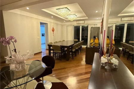 Casa à venda com 4 suítes no condomínio East Village, São Paulo - SP