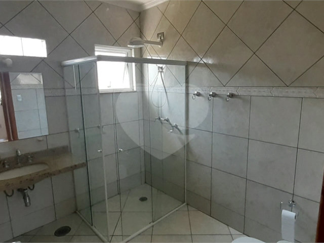 Sobrado à venda com 3 quartos, sendo 2 suítes,  em Chácara Monte Alegre, São Paulo, SP