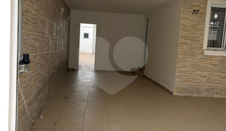 Casa à venda com 3 quartos, sendo 1 suíte,  em Cidade Luiza, Jundiaí, SP