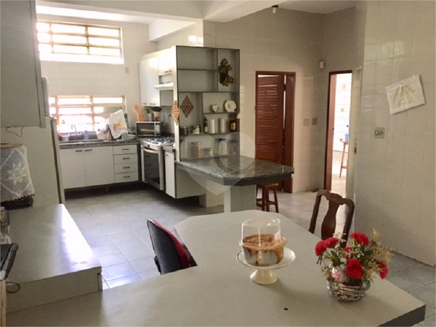 Sobrado à venda com 5 quartos, sendo 2 suítes,  em Tremembé, São Paulo, SP