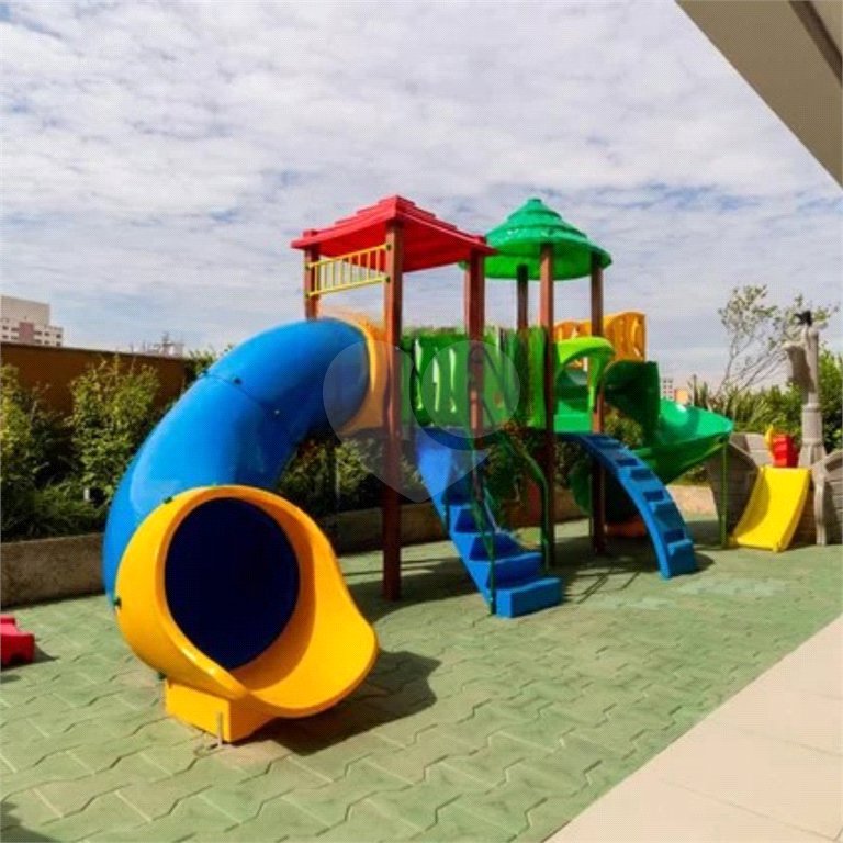 Apartamento à venda com 2 quartos, sendo 1 suíte,  em Quarta Parada, São Paulo, SP