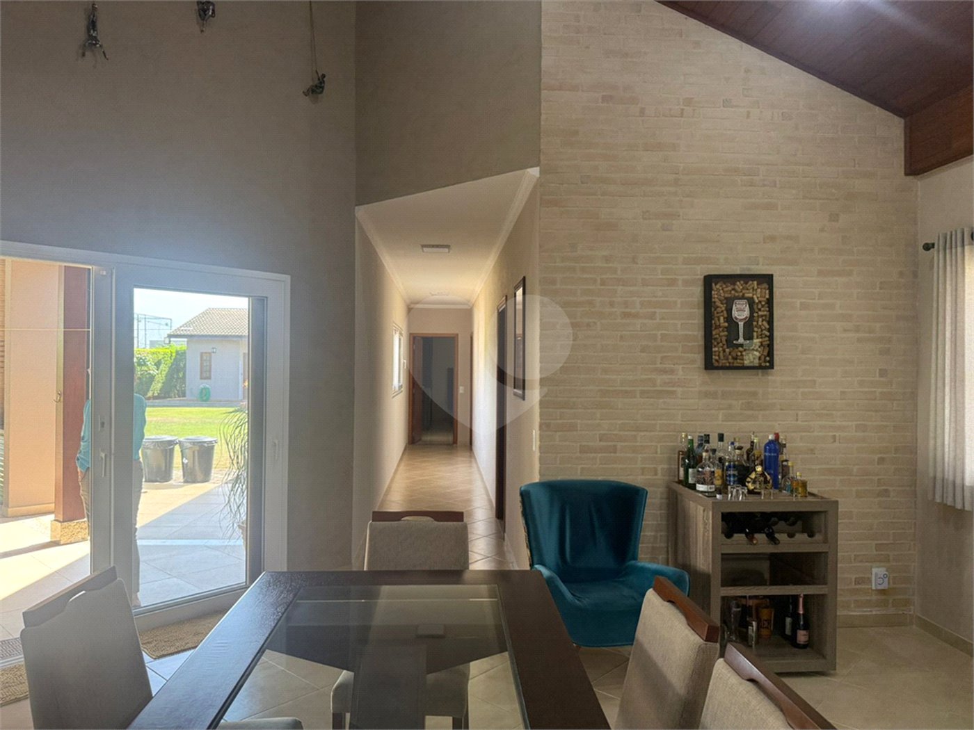 Casa à venda com 3 suítes no condomínio Terras de Mont Serrat, Salto - SP