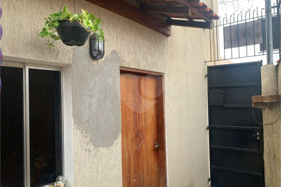 Sobrado à venda com 4 quartos, sendo 1 suíte, em Horto, São Paulo, SP