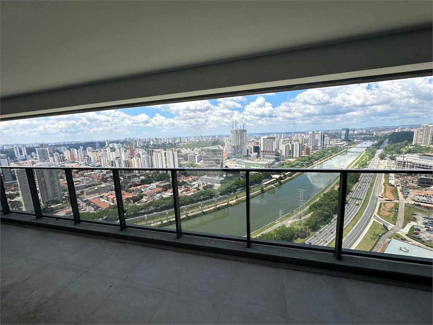 Apartamento à venda com 2 suítes em Jardim Morumbi, São Paulo, SP