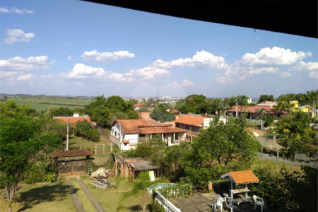Casa à venda com 5 quartos, sendo 2 suítes, no condomínio Terras de Santa Rosa, Salto - SP