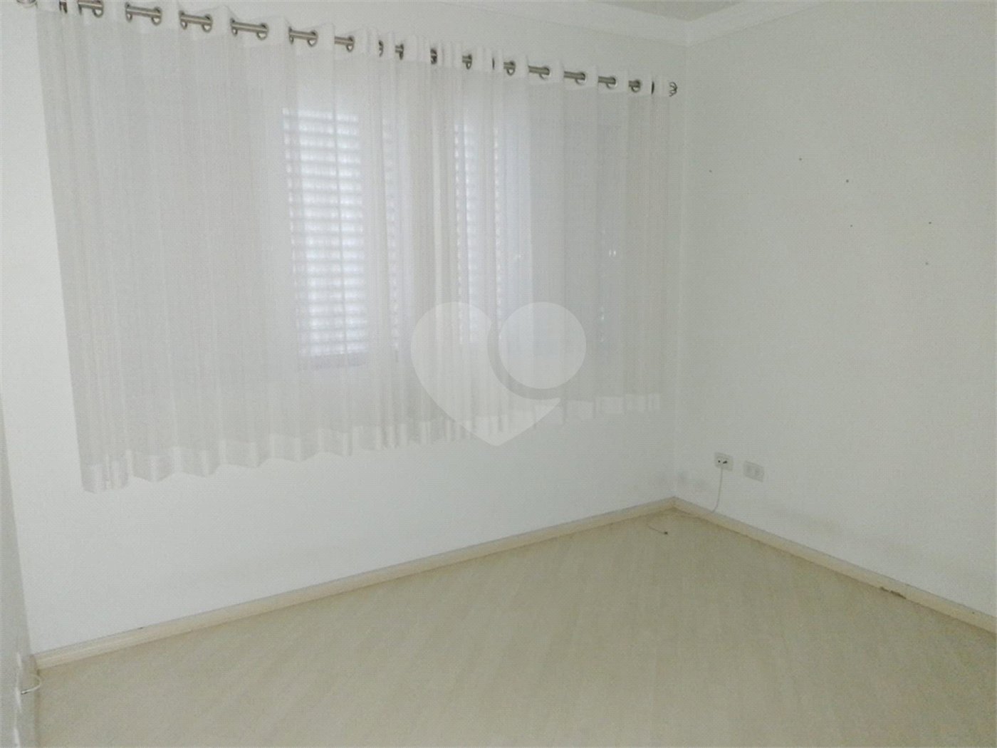 Casa à venda com 4 quartos, sendo 2 suítes,  em Vila Santista, Atibaia, SP