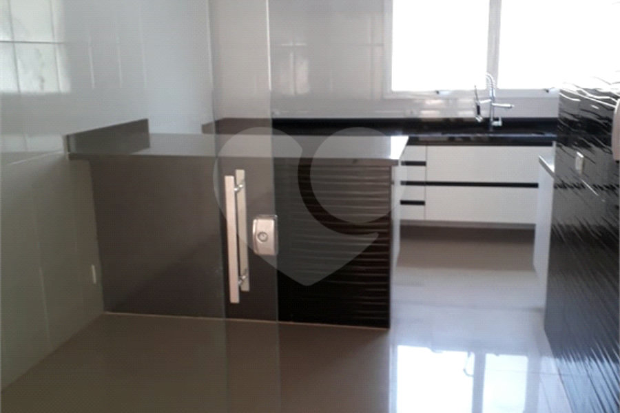 Casa para alugar com 4 suítes no condomínio Milenium, São Paulo - SP