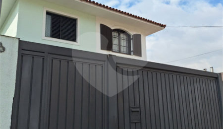 Sobrado à venda com 3 quartos, sendo 1 suíte,  em Vila Santa Maria, São Paulo, SP