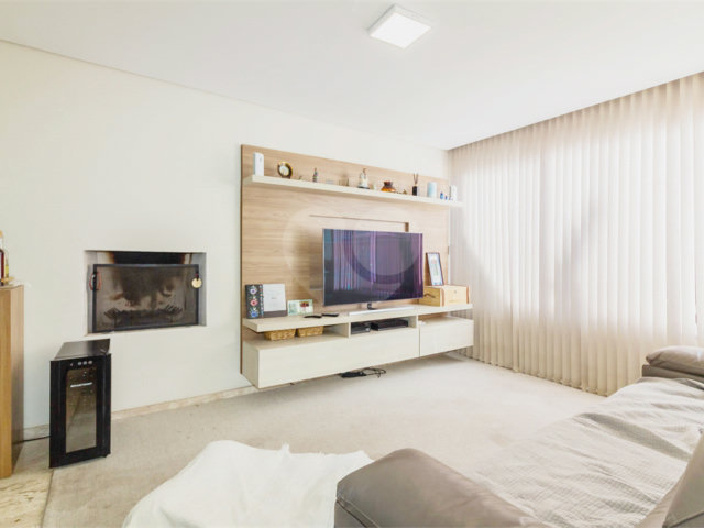 Casa à venda com 4 quartos, sendo 2 suítes,  no condomínio Domus, São Paulo - SP