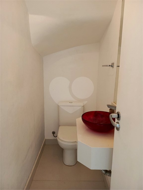 Casa à venda com 4 quartos, sendo 1 suíte, no condomínio Atlantico Sul, Rio de Janeiro - RJ