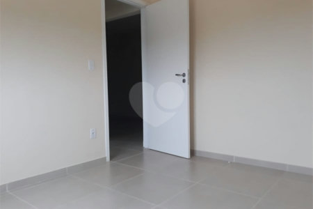 Apartamento à venda com 2 quartos, sendo 1 suíte,  em Jardim Brasil, São Roque, SP