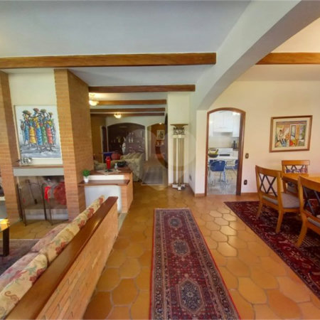 Casa à venda com 5 quartos, sendo 2 suítes, no condomínio Estância Marambaia, Vinhedo - SP