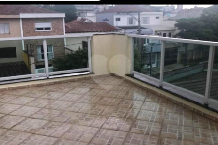 Casa à venda com 4 quartos, sendo 3 suítes,  em Cerâmica, São Caetano do Sul, SP