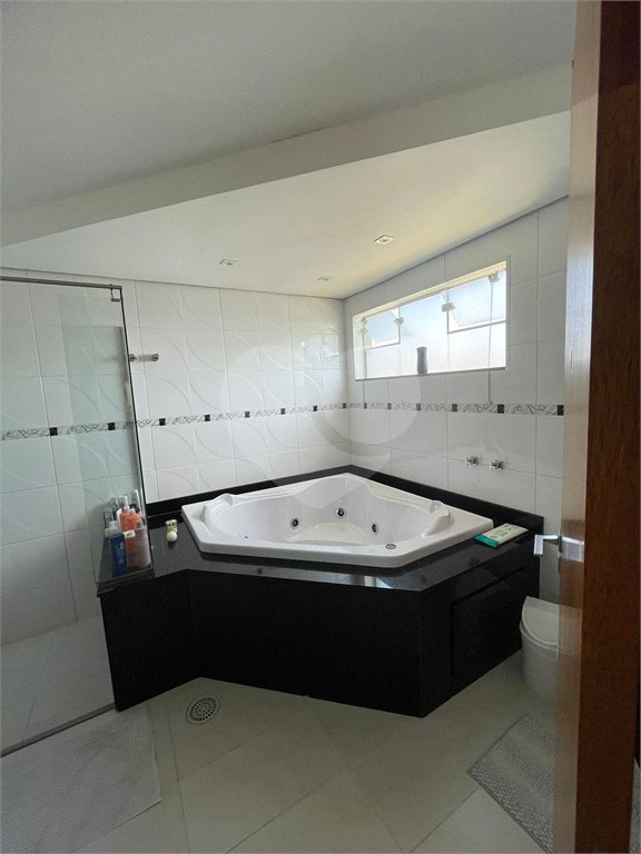 Casa à venda com 4 suítes no condomínio Aruã Lagos, Mogi das Cruzes - SP