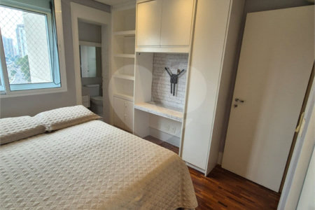 Apartamento à venda com 3 suítes em Campo Belo, São Paulo, SP
