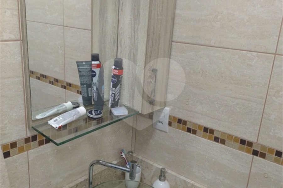 Casa à venda com 2 quartos, sendo 1 suíte, no condomínio Residencial Karen, São Paulo - SP