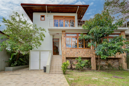 Sobrado à venda com 5 quartos, sendo 3 suítes, em Chácara Monte Alegre, São Paulo, SP