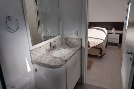 Apartamento à venda com 3 quartos, sendo 1 suíte, em Jurerê, Florianópolis, SC