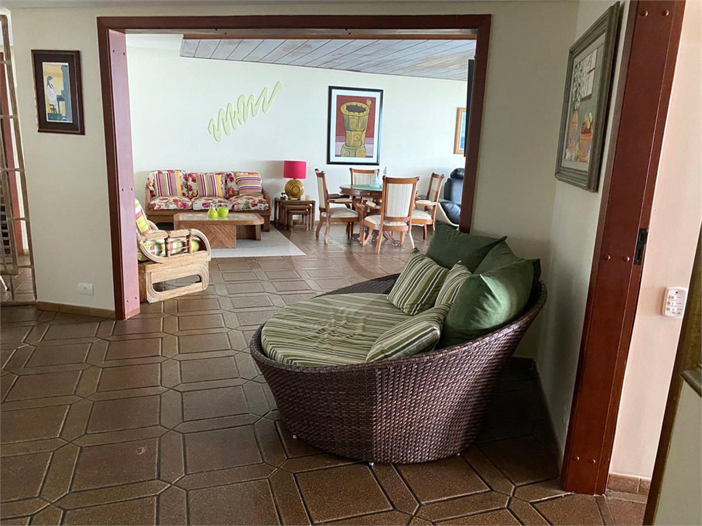 Apartamento à venda com 4 suítes em Jardim Astúrias, Guarujá, SP