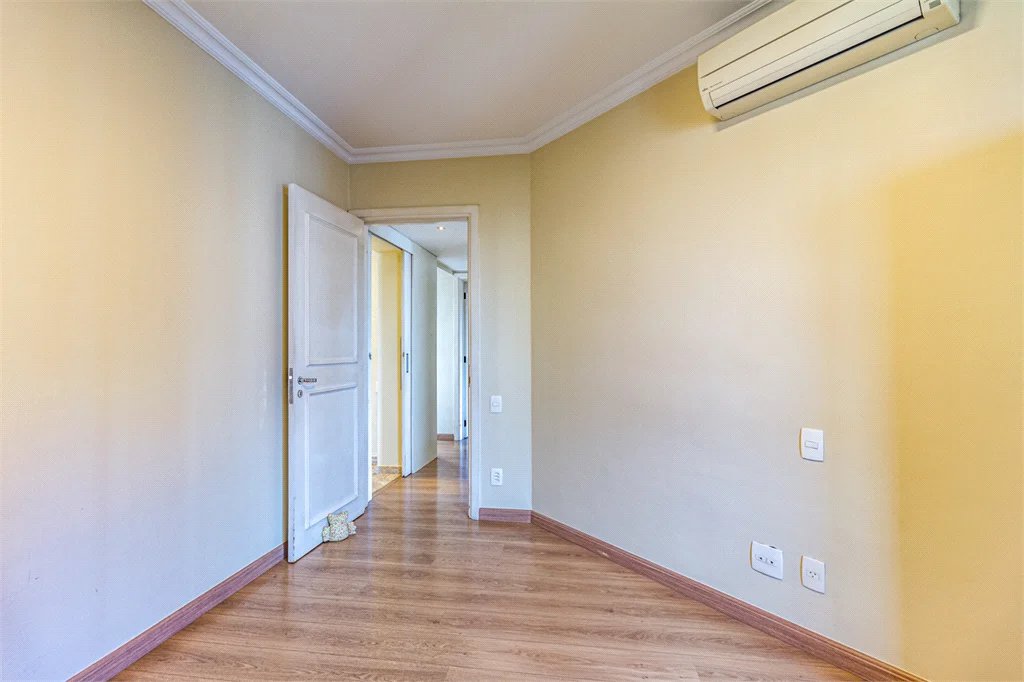 Apartamento à venda com 3 quartos, sendo 2 suítes,  em Vila Andrade, São Paulo, SP