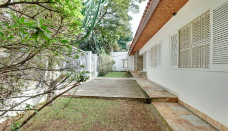 Casa de Vila à venda ou para alugar com 3 suítes em Alto da Boa Vista, São Paulo, SP