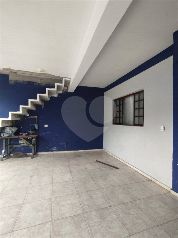 Sobrado à venda com 3 quartos, sendo 1 suíte, em Biritiba, Poá, SP