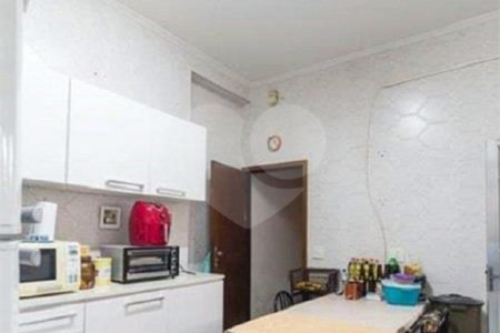 Sobrado à venda com 3 quartos, sendo 1 suíte, em Bosque da Saúde, São Paulo, SP
