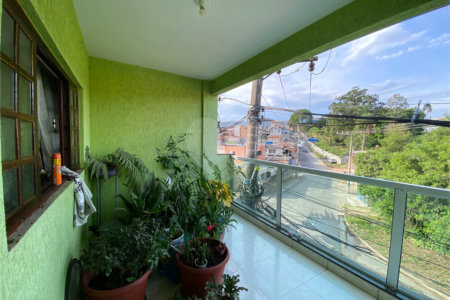 Sobrado à venda com 4 quartos em Jardim Santa Luzia de Poa, Itaquaquecetuba, SP